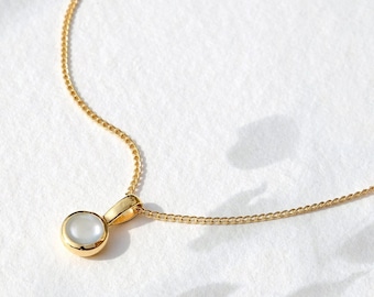 Collier avec pendentif pierre de naissance perle de juin, anniversaire de juin, pierre de naissance perle, pendentif personnalisé, bijoux d'anniversaire, collier de perles en or