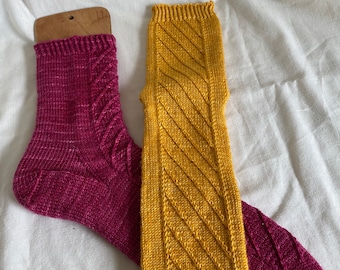 This Way That Way Socks Knitting Pattern (Toe-Up or Cuff Down)