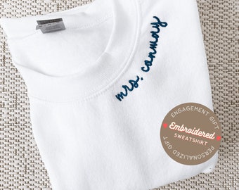 Collar Embroidered Sweatshirt, Embroidered Sweatshirt, Minimalist Sweatshirt, Engagement Gift, Personalized Gift, Custom Sweatshirt