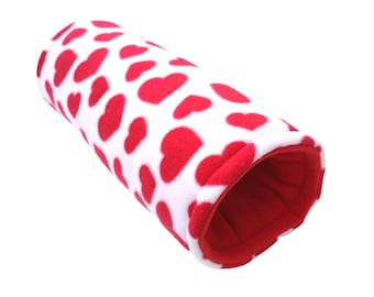 Fleece Tunnel for Guinea Pigs | Red Hearts Pattern