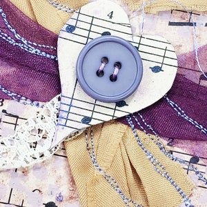 Ensemble de 4 cartes à collage libellule cousue coeurs flottants (violet et beige)