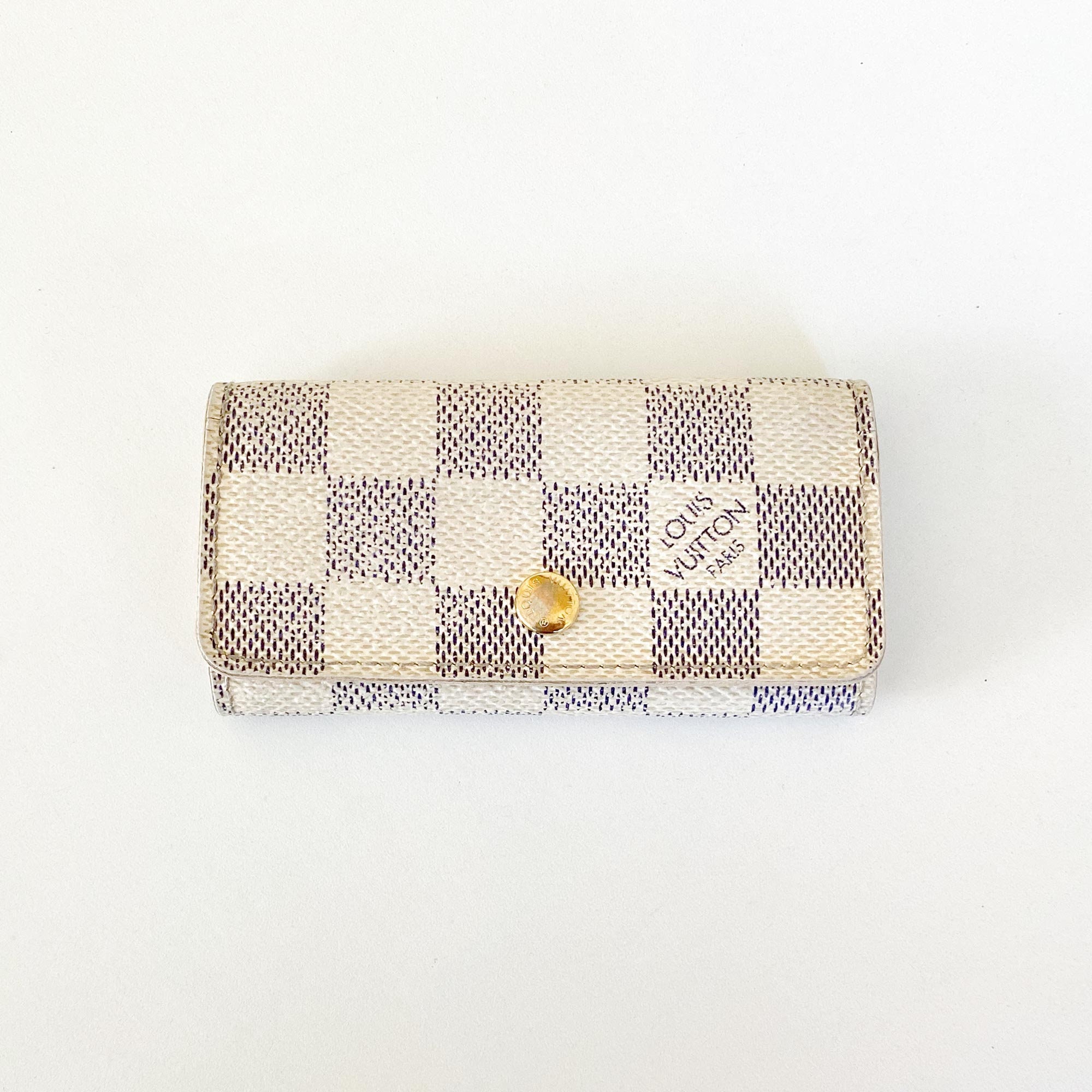 louis vuitton keychain white