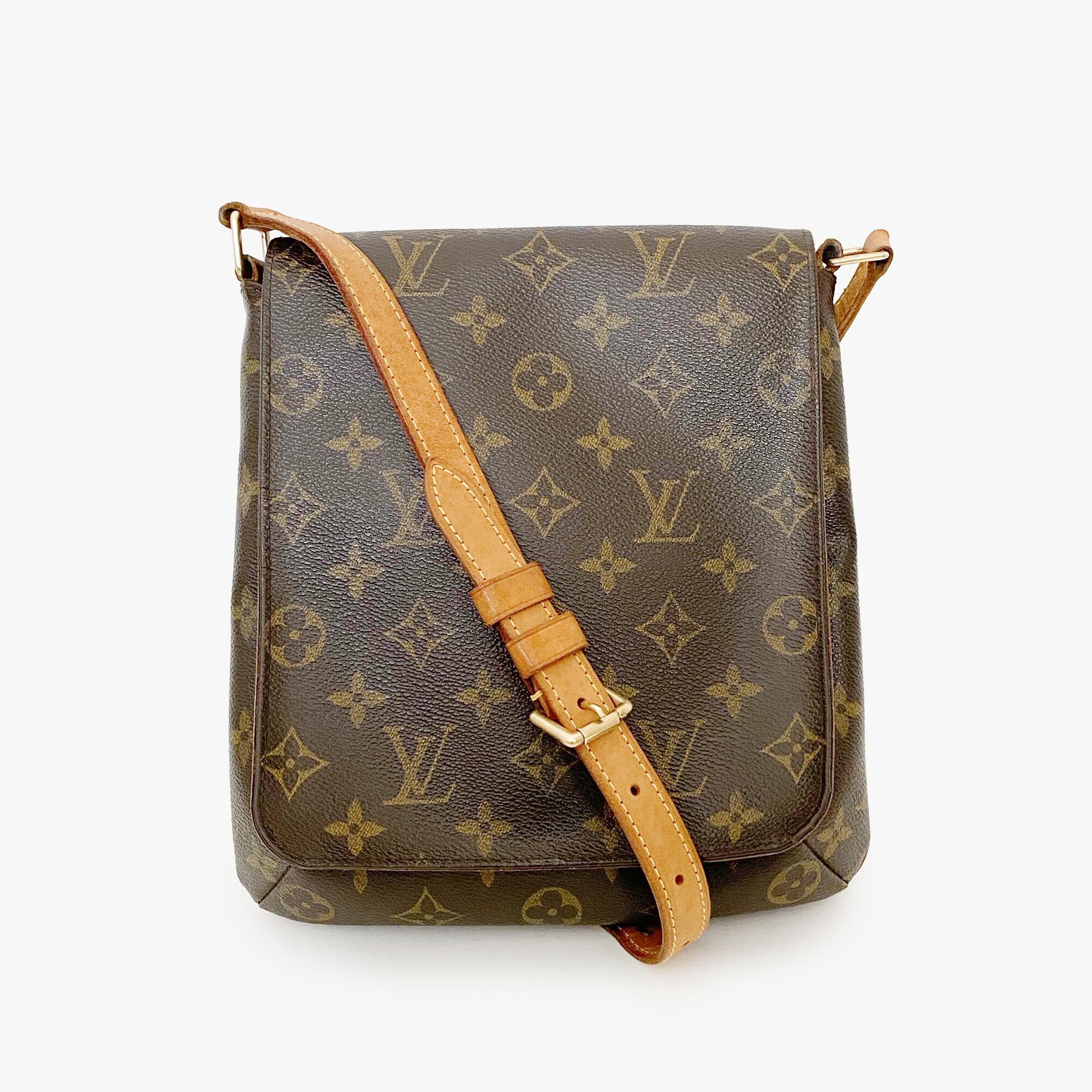 Louis Vuitton Pochette Accessoires in Monogram with Long Adjustable  Calfskin Vachette Strap - SOLD