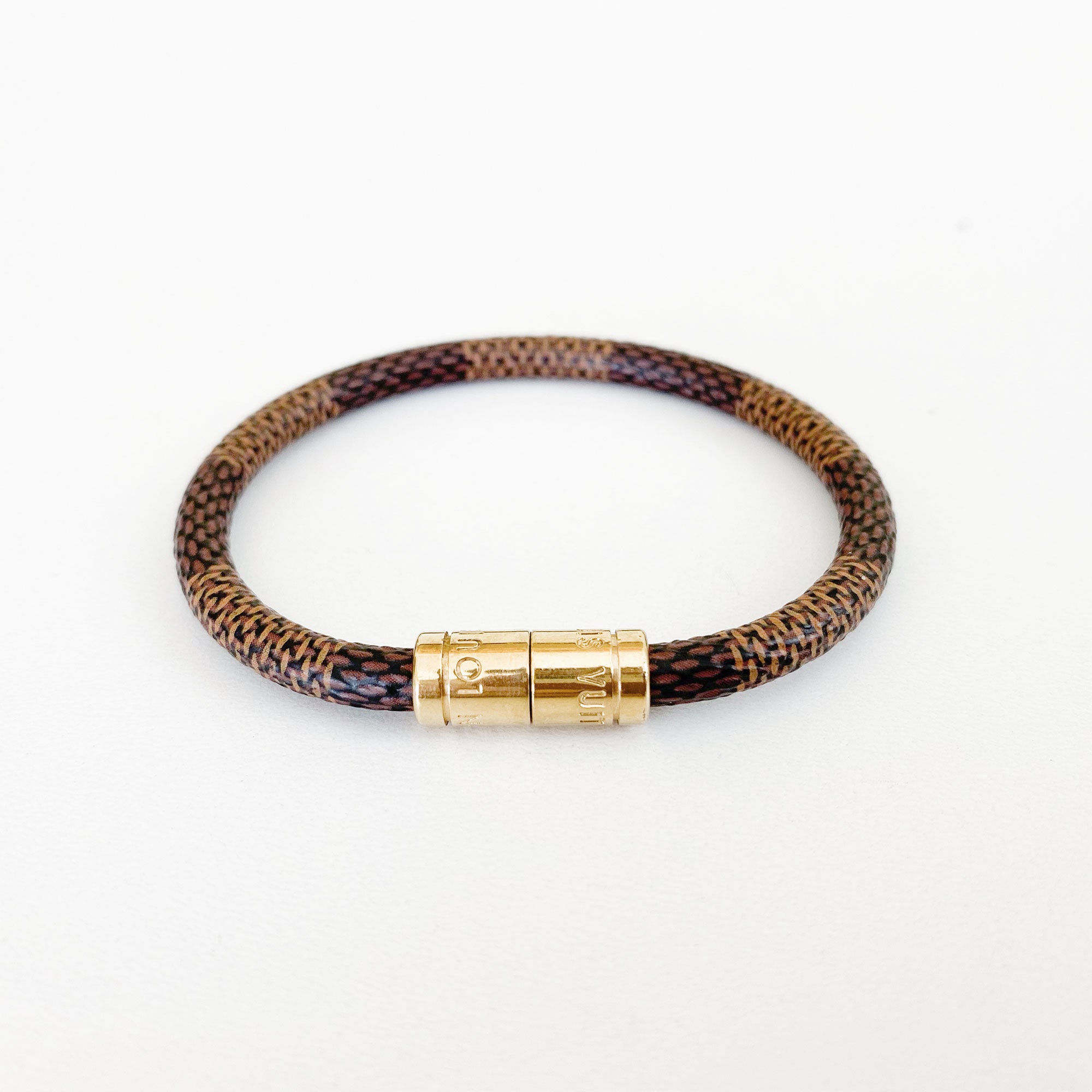 Shop Louis Vuitton Keep it double leather bracelet (KEEP IT DOUBLE LEATHER  BRACELET, M6555D) by Mikrie