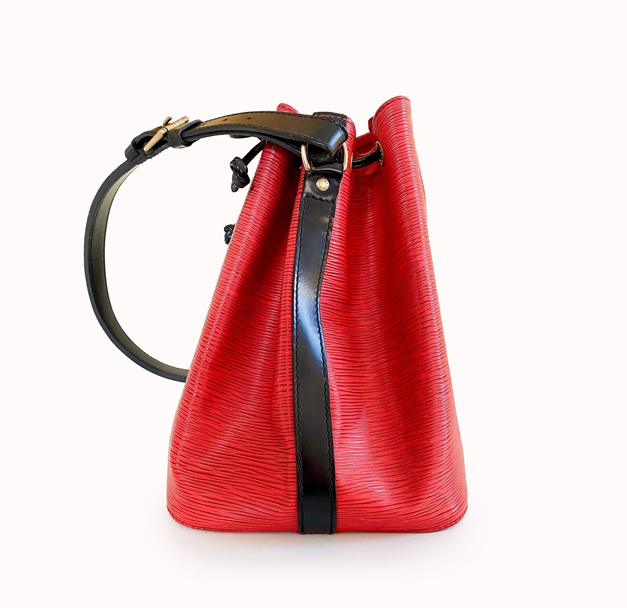 Louis Vuitton Noe PM Bucket Bag in Red EPI Leather, France 1994. at 1stDibs   louis vuitton bucket bag red, louis vuitton red bucket bag, lv red bucket  bag