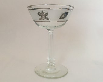 Beautiful Libbey Mid-Century Champagne Coupe or Cocktail Coupe in the Silver Leaf Pattern, Single Stem
