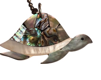 Colgante de concha natural con forma de pez, tortuga o hipocampo. Regalo ideal.
