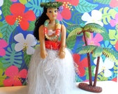 Vintage Hawaiian Souvenir DASHBOARD HULA DOLL K.C. Company Aiea, Hawaii