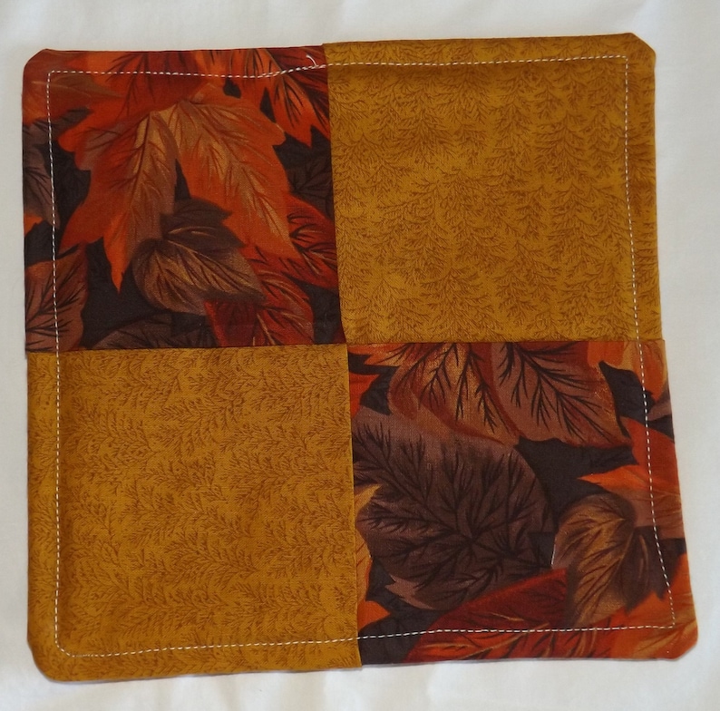 Multicolor with Pumpkins Reversible Thanksgiving Cotton Hot Pad Fruit /& Leaves Autumn Quilted Potholder 7.5 Square Kitchen Decor