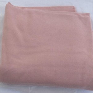 Tela interlock, 3/4 yarda, mezcla de algodón rosa claro, 3/4 yarda x 62", tela Nancy's Notions, tela para camisetas, tela de punto Nancy Zieman imagen 1