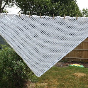 White Shawl, Lace Crochet Wedding Shawl, XL, Acrylic, Triangular Bridal Shawl, Feminine Shawl, Old Fashioned Shawl, Woman&#39;s Gift