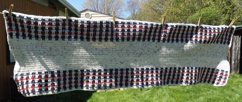 Acrylic Table Topper 4th of July Decor, 58 x 17 USA Decor American Country Home Decor Crocheted Red White /& Blue Table Runner