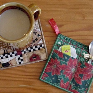 ITH Mug Rug 5x7 digital download - machine embroidery - made in the hoop project - Hus Pes Jef only