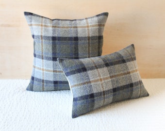 Blue The Pillow Collection Addisyn Plaid Pillow 