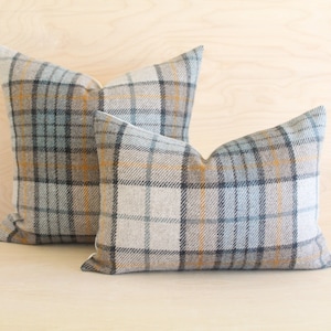 Housse de coussin en laine à carreaux Misty Ridge, bleu et orange (fabriqué sur commande)