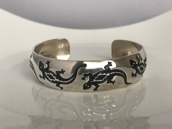 Native American Jewelry Rare Sterling Silver Running Gecko Lizrd Turquoise Cuff Bracelet- Thick! Native American Jewelry Rare Sterling Silver Running Gecko Lizrd Turquoise Cuff Bracelet- Thick!