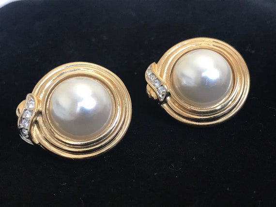 Vintage Butler large Faux Pearl and Rhinestones C… - image 3