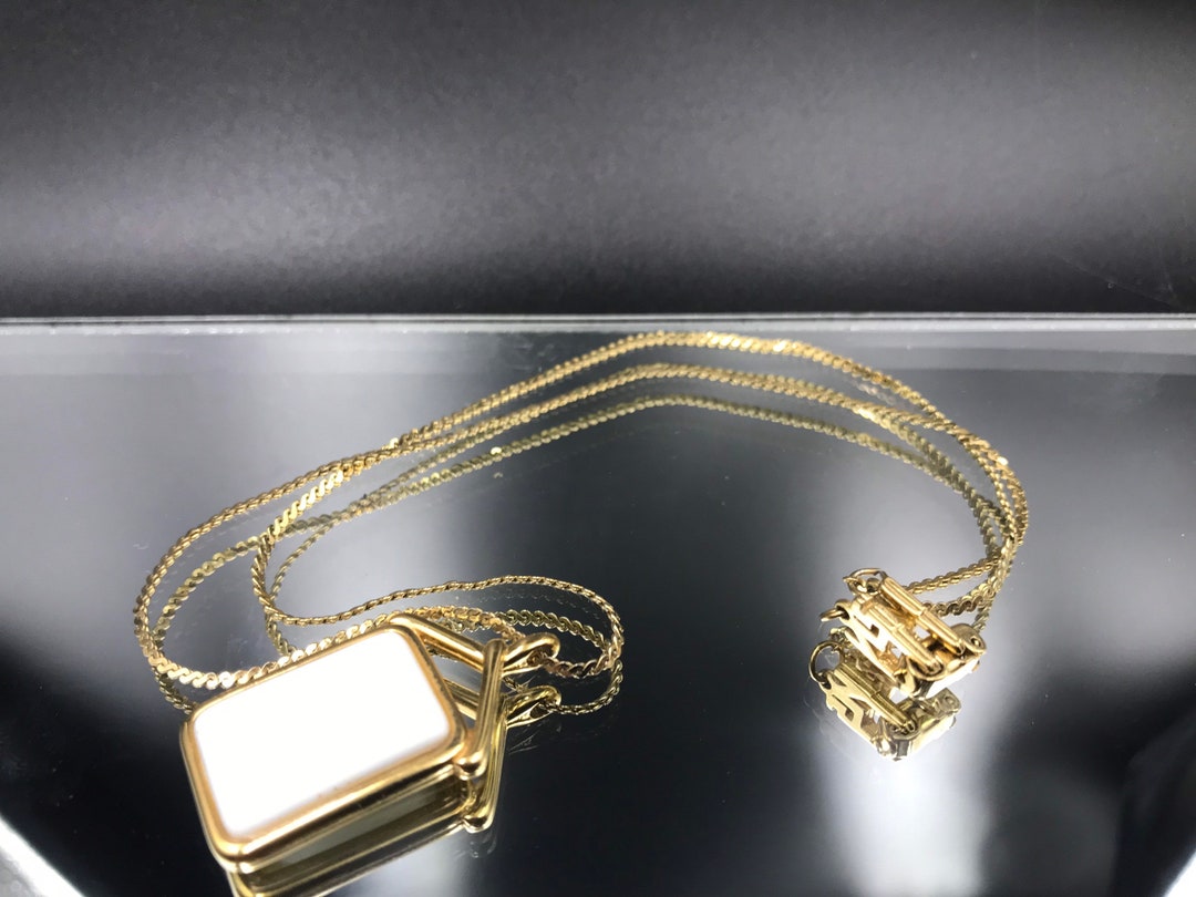Vintage Nina Ricci NR White Ceramic Pendant Gold Tone Necklace Signed ...