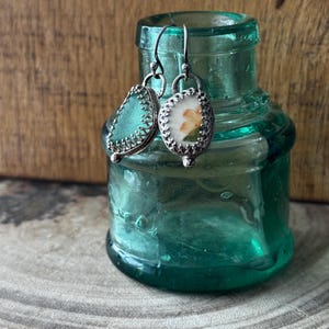 Blaugrüne Seaglass Keramik Ohrringe. Sterling Silber Lünette, Beachcombers Schmuck