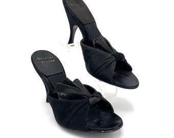 1950's Beth Levine Fan Detail Leather Open Toe Spring-O-Lator Kitten Heels