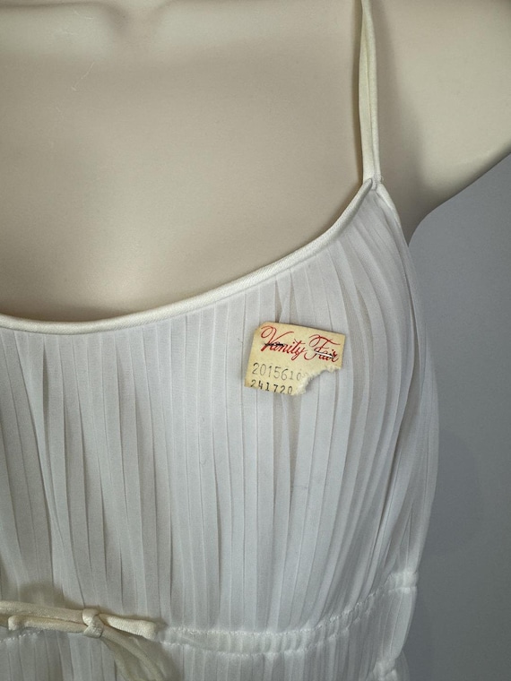 1960s White Pleated Babydoll Slip and Panty Set D… - image 3