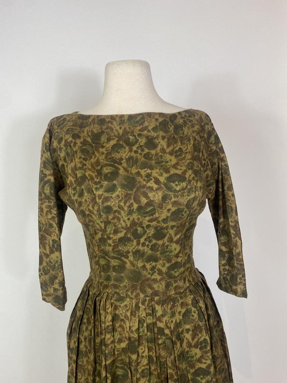 1950s Green Floral Print Cotton Swing Dress - image 3