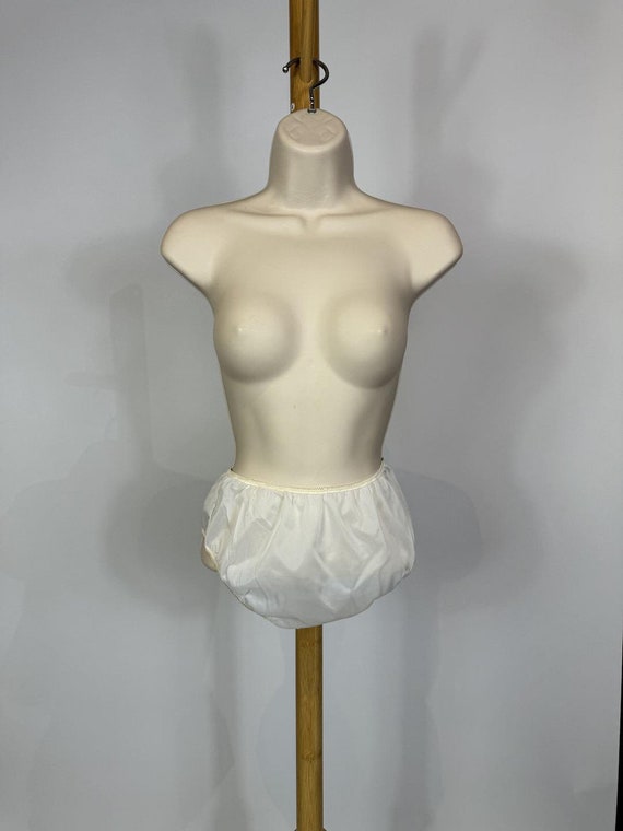 1960s White Pleated Babydoll Slip and Panty Set D… - image 5