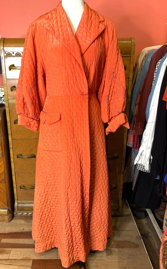 1940s Quilted Bishop Sleeve Embellished House Coat - image 2