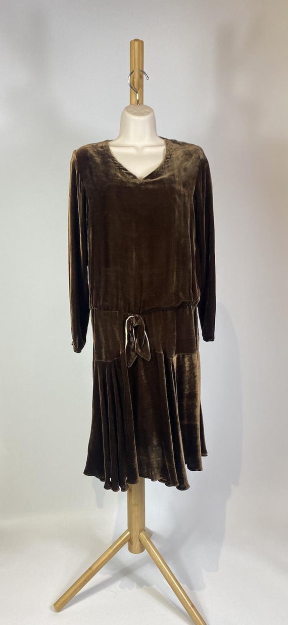 1920s Brown Silk Velvet Drop Waist Dress - image 2