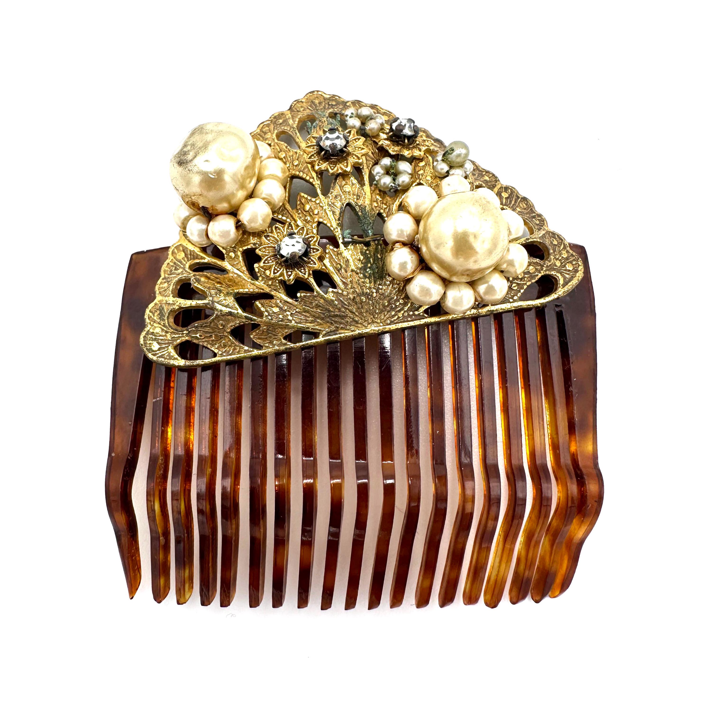 SIGNED MIRIAM HASKELL Vintage Shells Adorned Hair Comb Miriam Haskell Very Rare Early Pearl Gilt Gold Whimsical  main image 4
