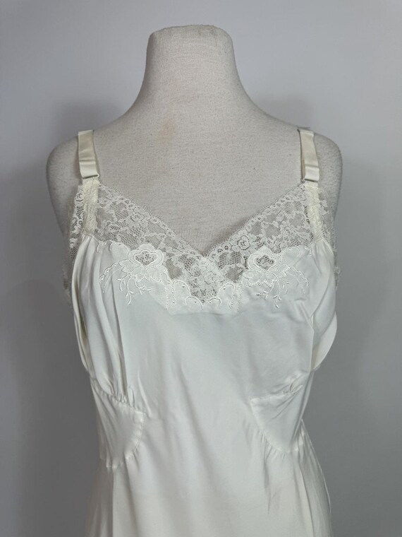 1950s - 1960s Barbizon White Crepe Lace Slip Dress - image 4