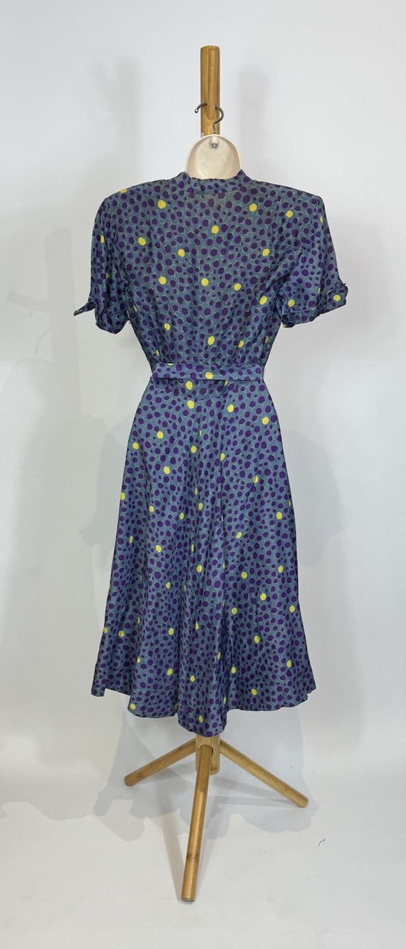 1940s Purple Floral Print Tie Neck Midi Dress - image 7