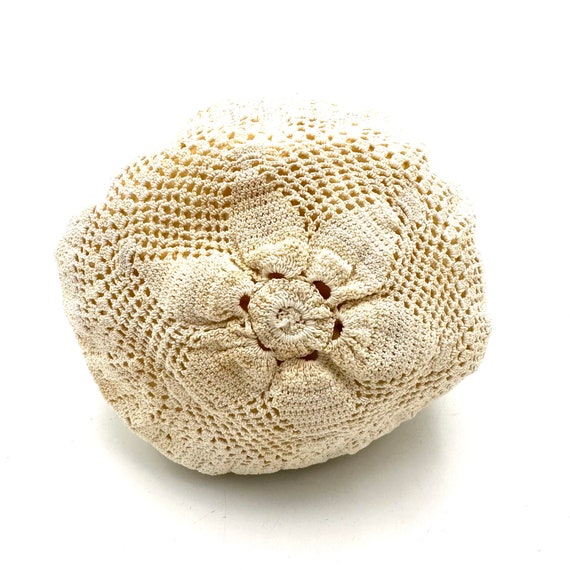 1930s Hand Crochet Off White Wristlet Bag - image 3