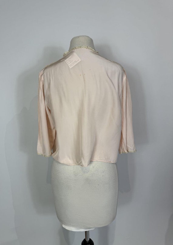 1940s - 1950s Pink and Cream Lace Trim Bed Jacket - image 2