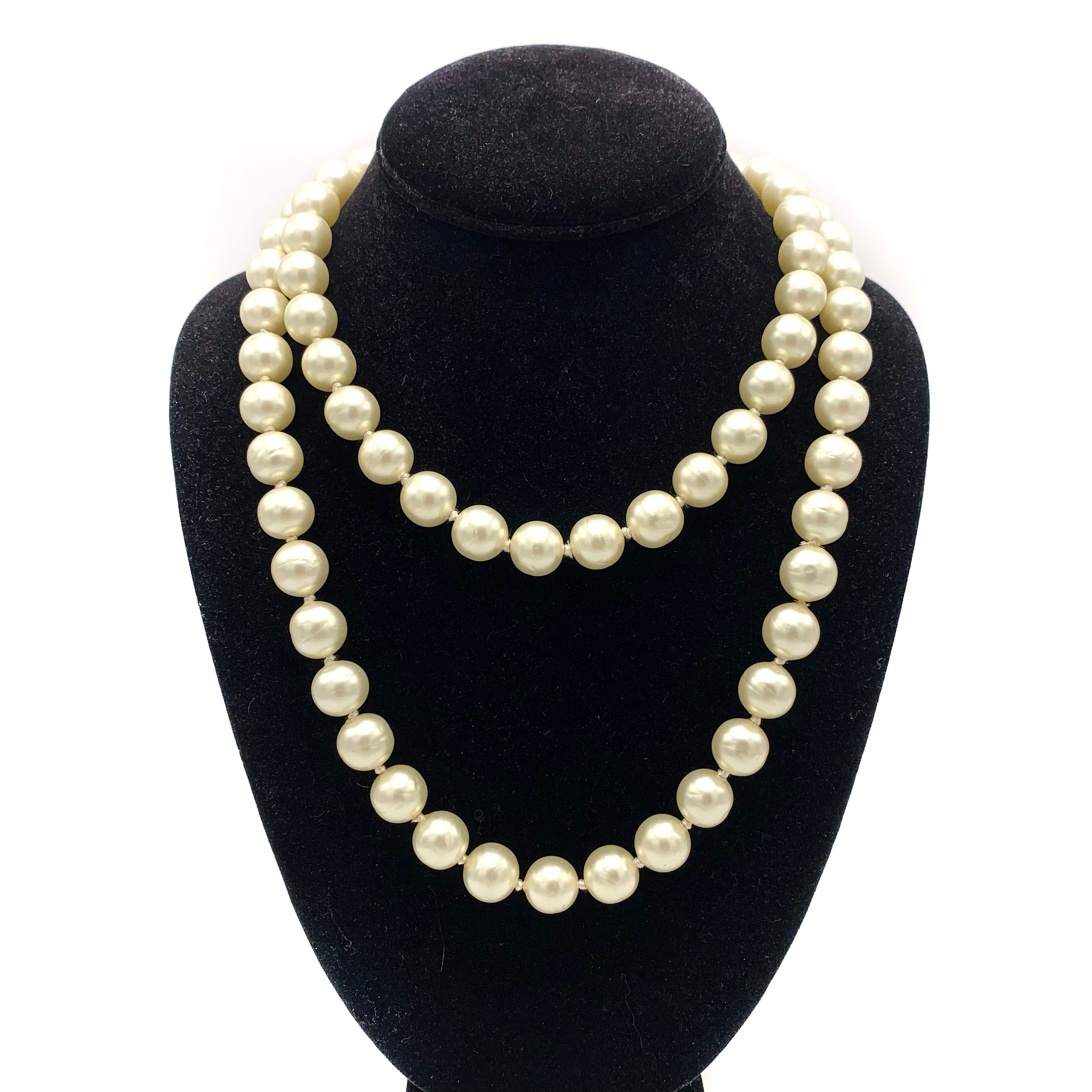 Chanel pearl necklace -  IN