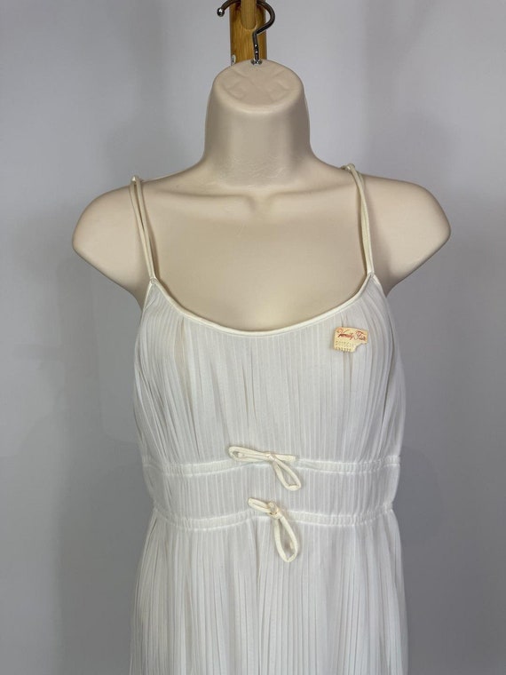 1960s White Pleated Babydoll Slip and Panty Set D… - image 4