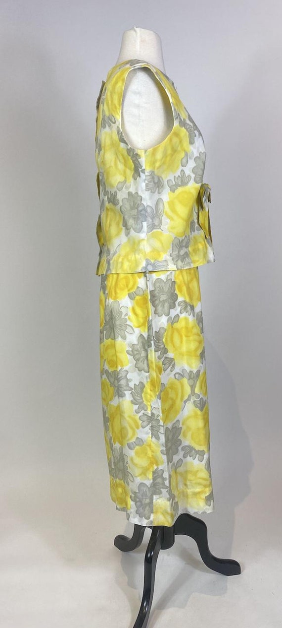 Early 1960s Yellow and Grey Watercolor Floral Pri… - image 3