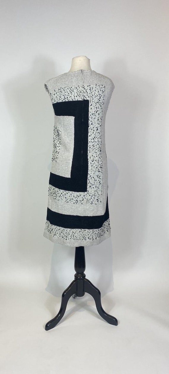 1960s Grey Black Geometric Print Knit Shift Dress - image 5