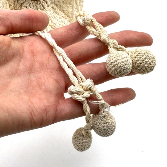 1930s Hand Crochet Off White Wristlet Bag - image 4