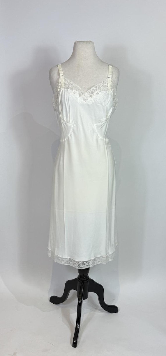 1950s - 1960s Barbizon White Crepe Lace Slip Dress - image 2
