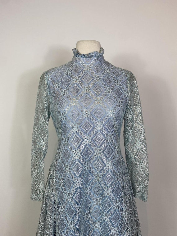 1960s - 1970s Icy Blue Silver Metallic Long Sleev… - image 3