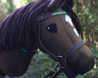 Cavallo da hobby realistico A3 CHOCO con briglia e redini stickhorse steckenpferd hobbyhorse