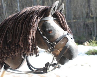 Cheval de loisir A3 ESTERE avec bride et rênes stickhorse steckenpferd cheval de loisir käpphäst keppihevonen