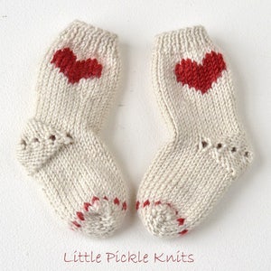 SIMPLE Christmas Baby sock knitting pattern Little Heart.