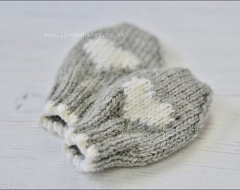 PDF KNITTING PATTERN - baby mittens - little heart- newborn to 1 year