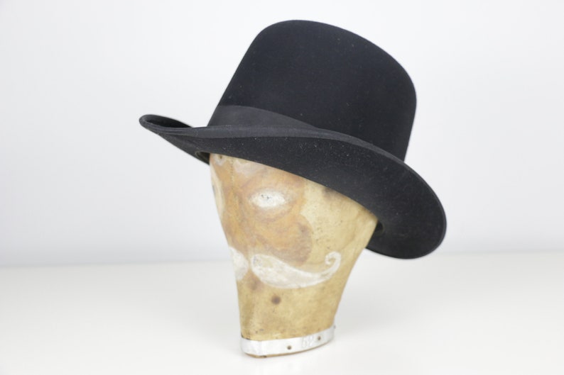 bowler hat in french