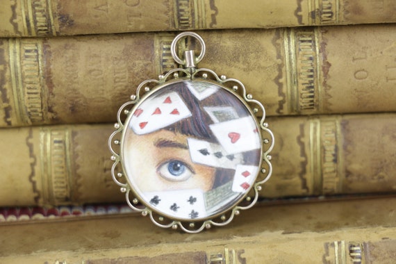 Alice in Wonderland Antique 9 karat/ct Gold Double