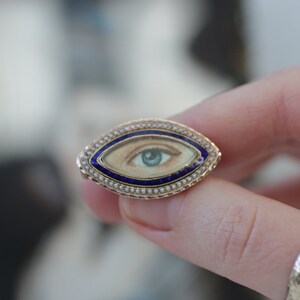 Lovers Eye - Victorian 9ct Gold brooch with Lovers Eye painting by Irene Owens