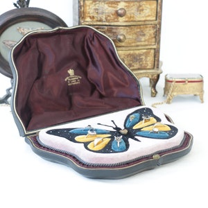 Multi Ring Box - Butterfly - hand crafted Art Box for up to 8 Rings
