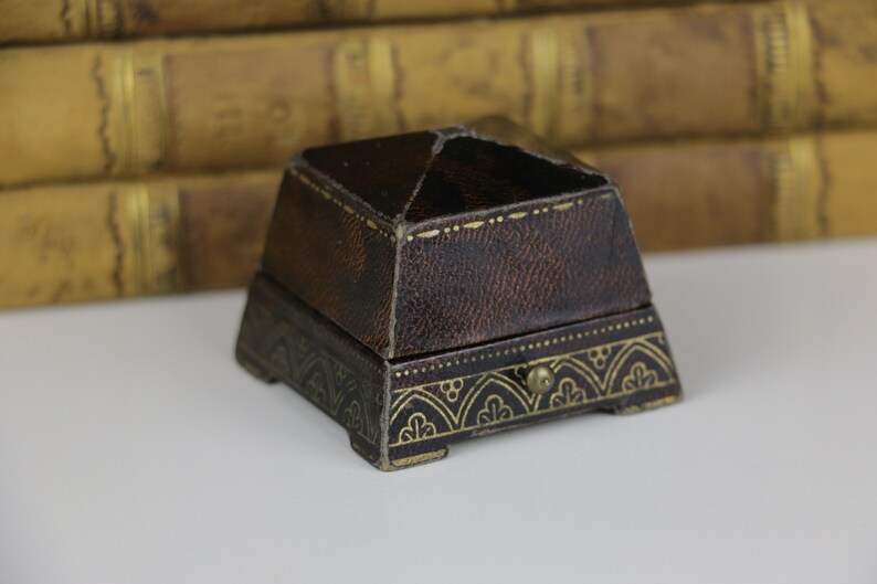 unusual ring box